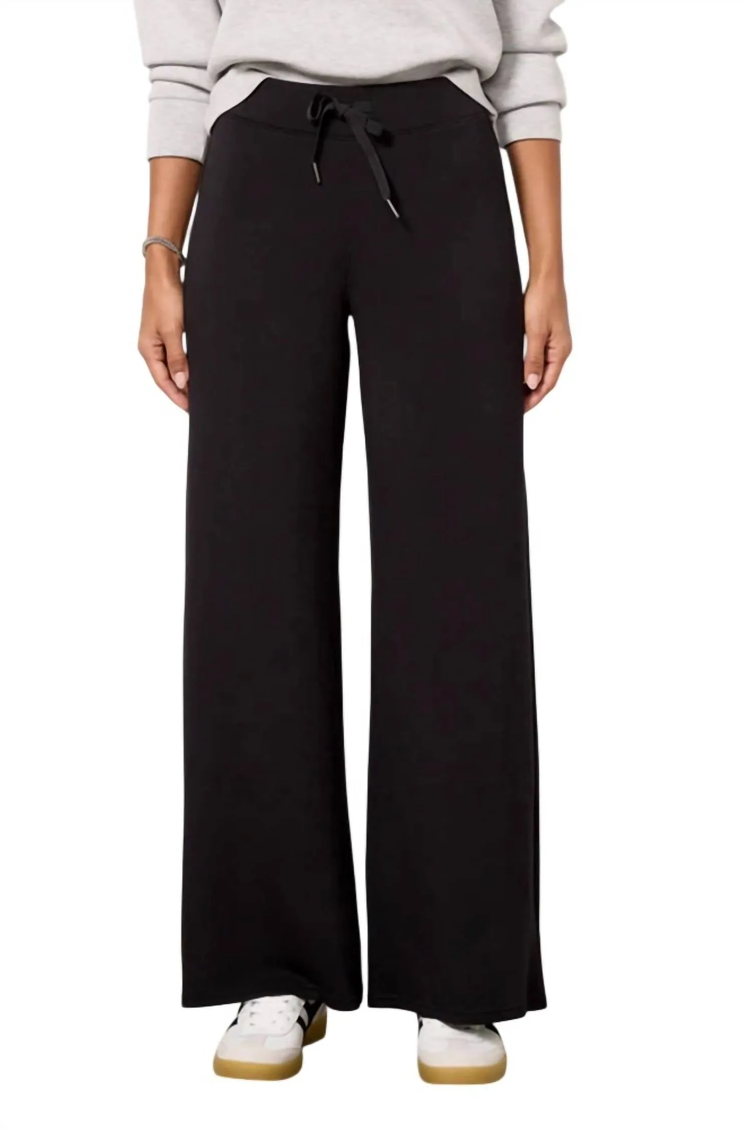 AirEssentials Wide Leg Pant