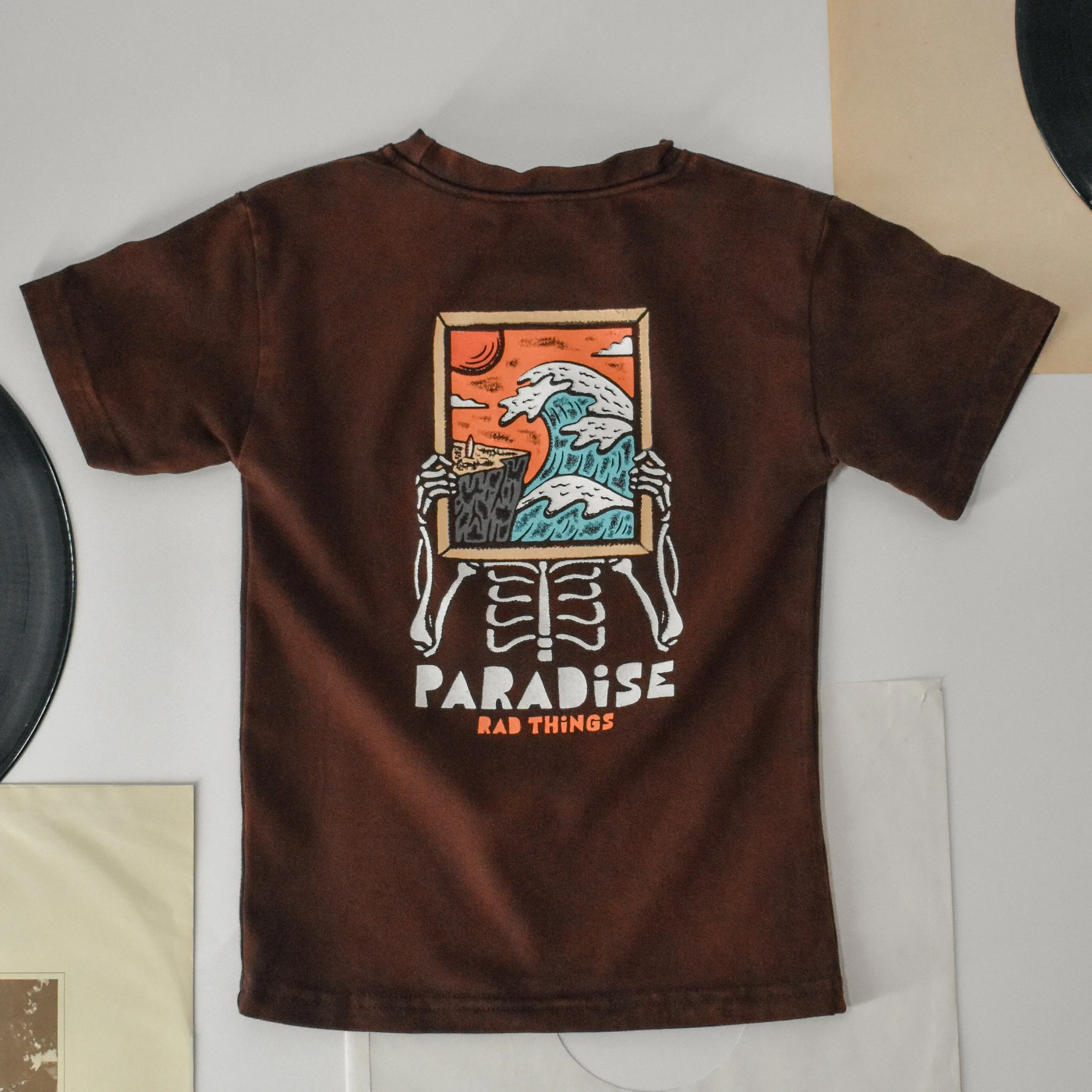 ANOTHER DAY IN PARADISE TEE - VINTAGE BROWN
